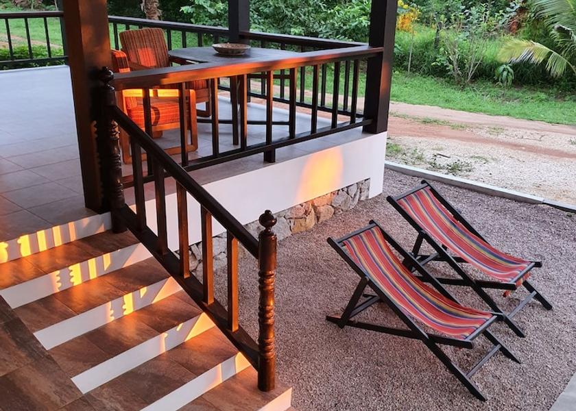 Prachuap Khiri Khan Bang Saphan Exterior Detail