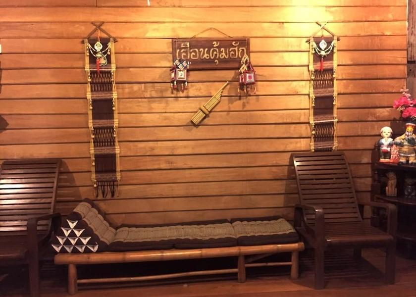 Loei Chiang Khan Interior Entrance