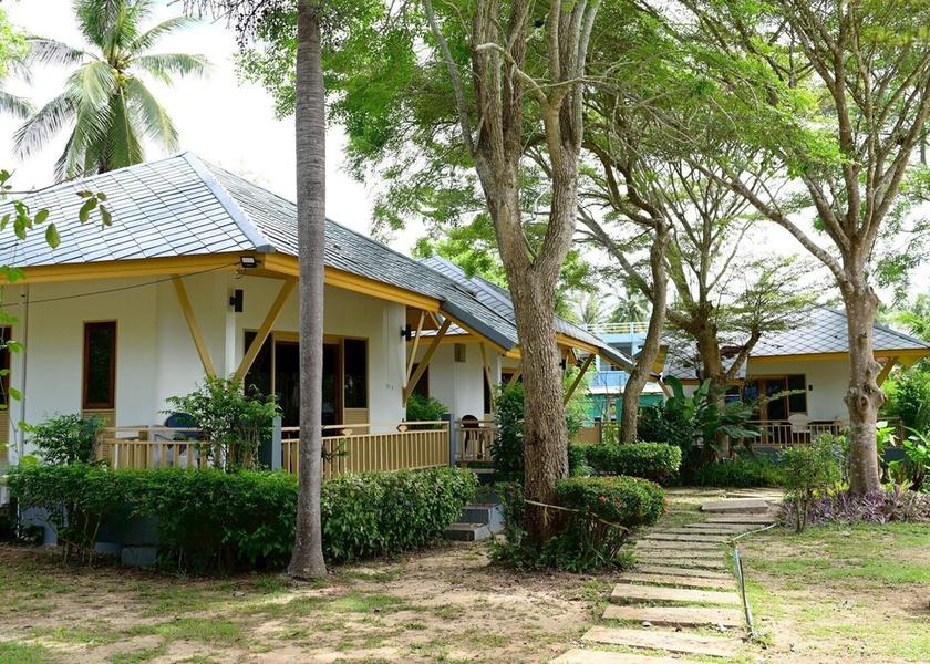 Chumphon Pathio Facade