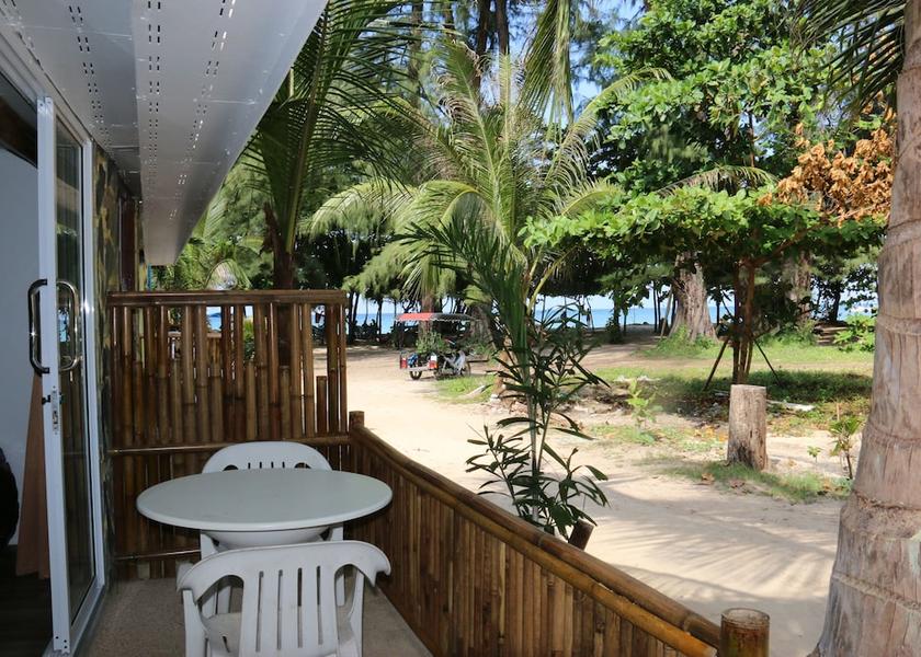 Phuket Sa Khu Facade