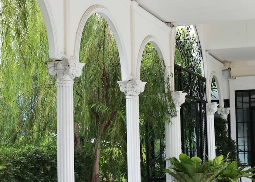 Bangkok Bang Yai Porch