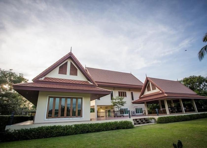 Suphan Buri Doem Bang Nang Buat Exterior Detail