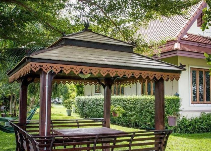Suphan Buri Province Doem Bang Nang Buat Gazebo