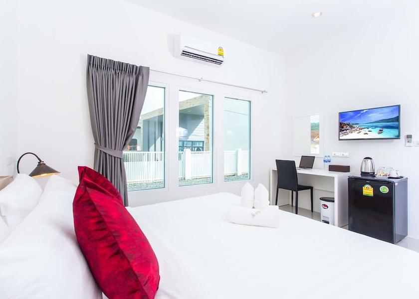 Phuket Province Thep Krasattri Room