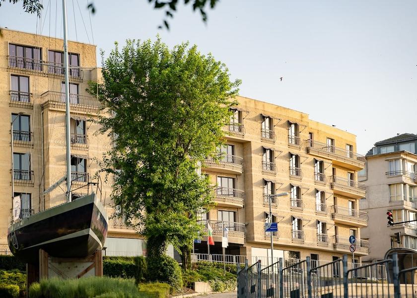  Varna Facade
