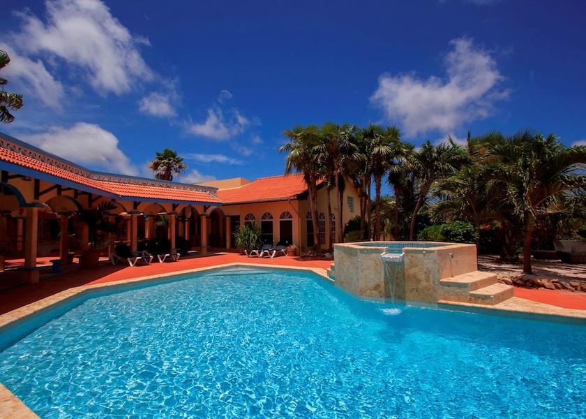  Kralendijk Exterior Detail