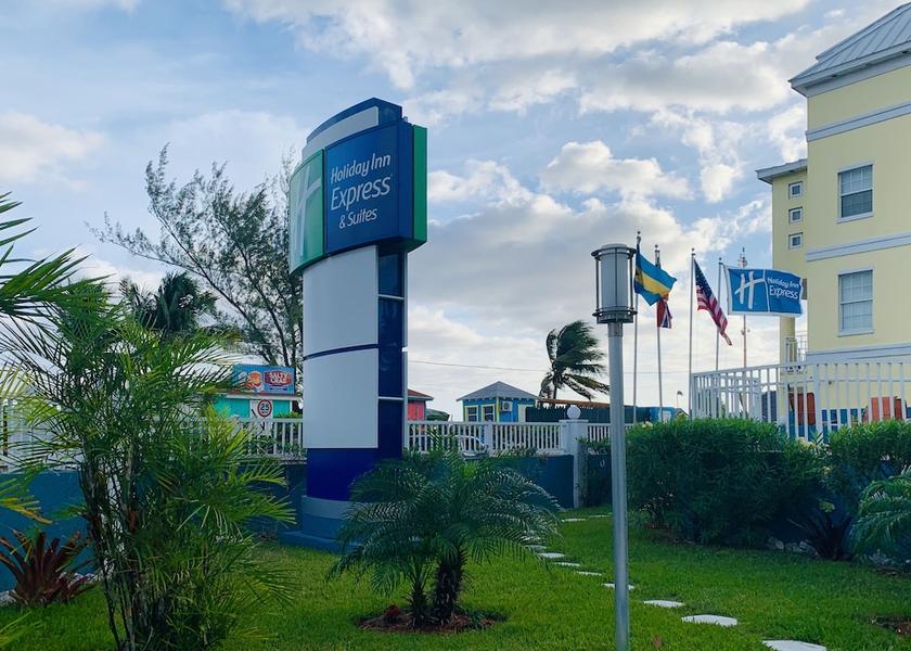  Nassau Exterior Detail