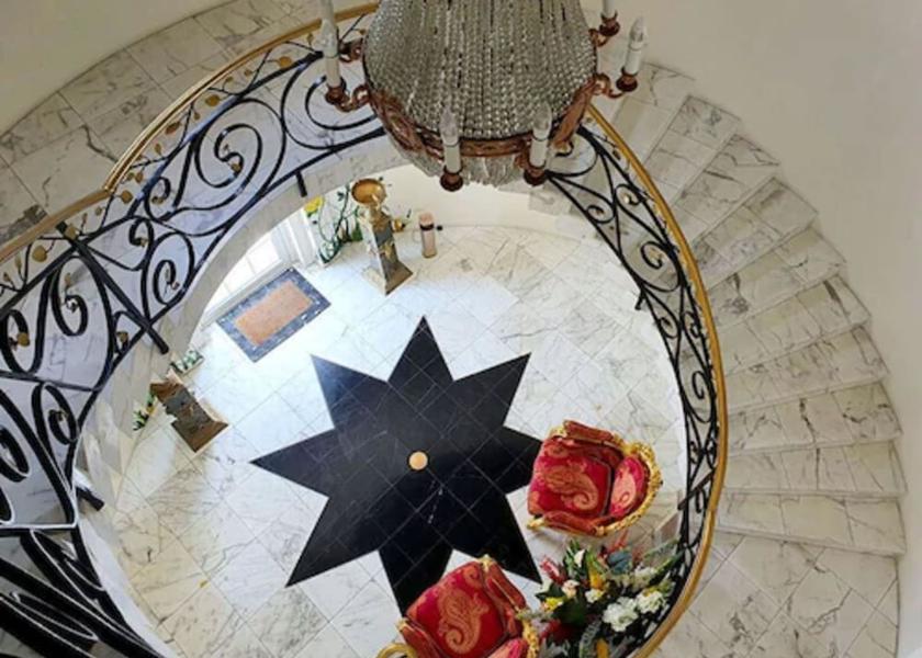  Nassau Interior Entrance