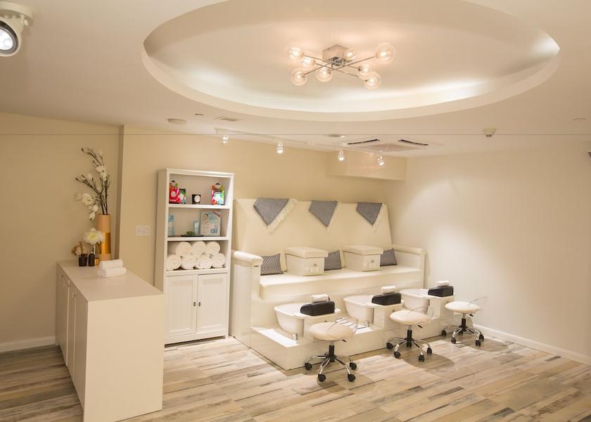 New Providence Island Paradise Island Nail salon