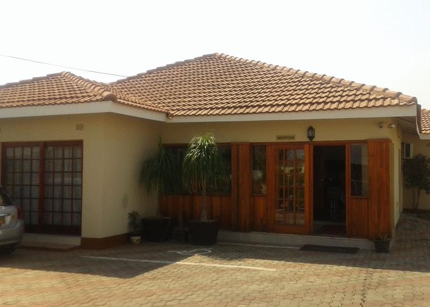 North-East Francistown Breakfast area