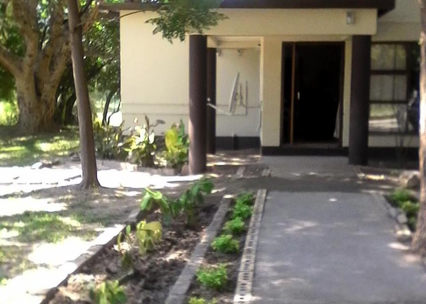  Maun Exterior Detail