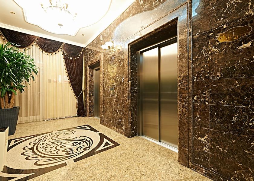 Minsk Interior Entrance