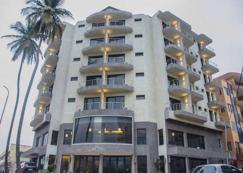  Kinshasa Exterior Detail