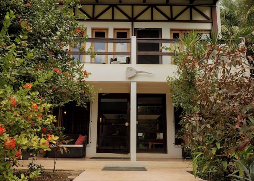 Guanacaste Coco Facade