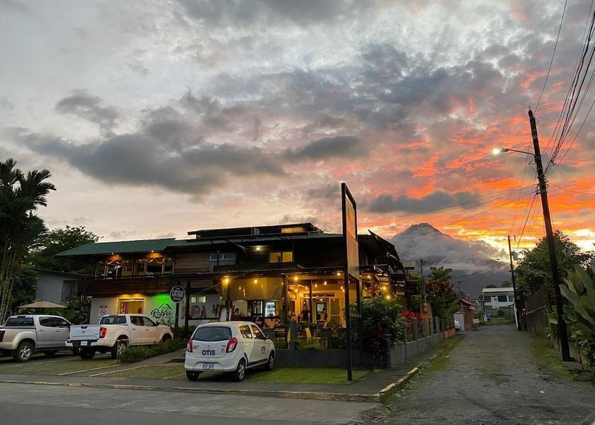 Alajuela La Fortuna Facade