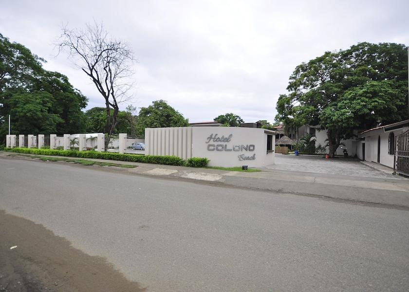 Guanacaste Coco Facade