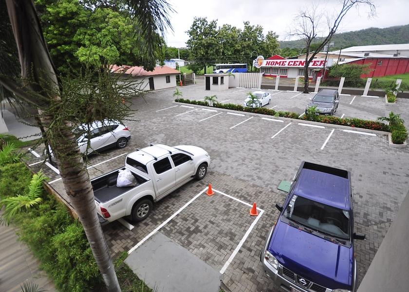 Guanacaste Coco Parking