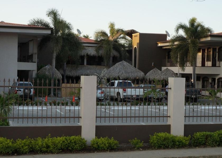 Guanacaste Coco Facade