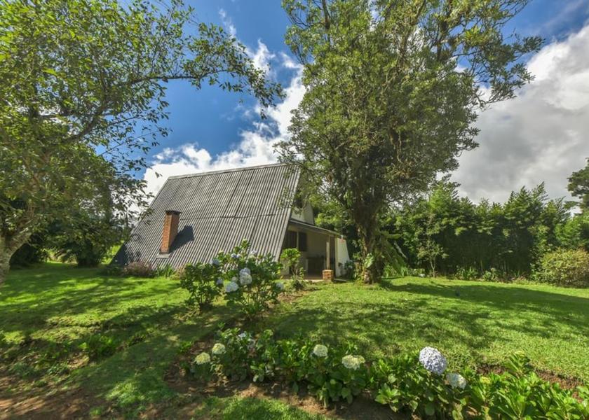 Alajuela Vara Blanca Exterior Detail