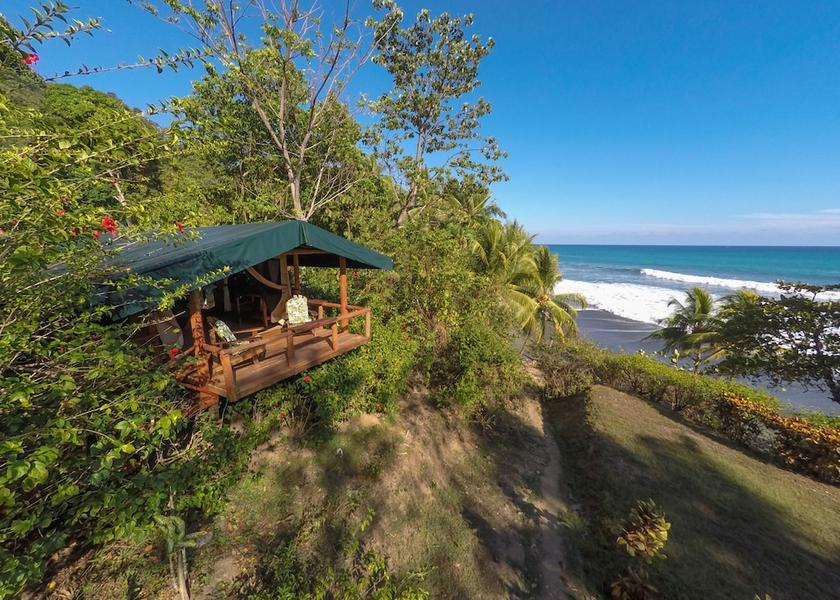 Puntarenas Carate Exterior Detail