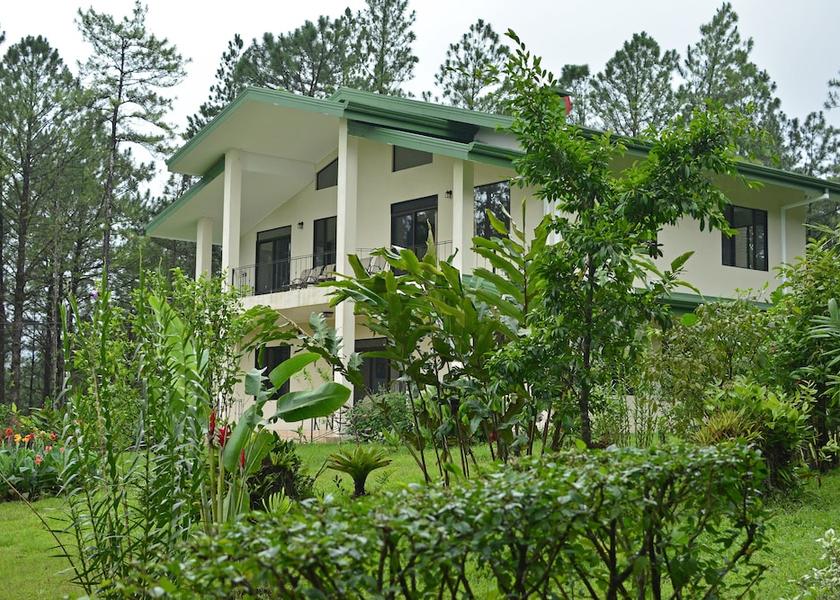 Alajuela La Fortuna Exterior Detail