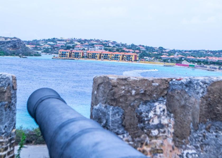  Jan Thiel Exterior Detail