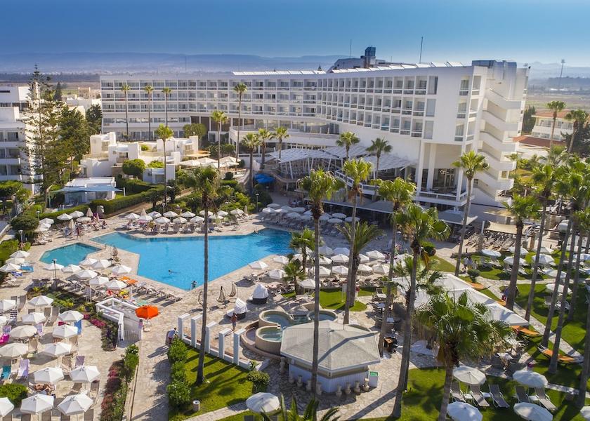  Geroskipou Exterior Detail