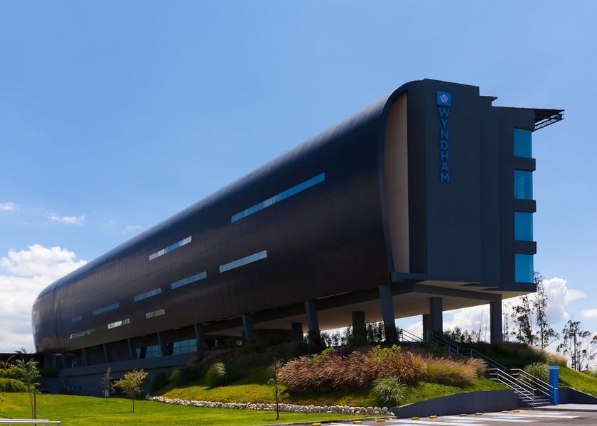 Pichincha Tababela Parking