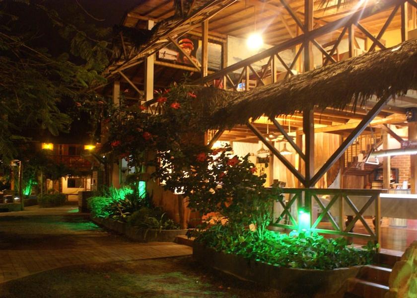 Manabí Puerto Lopez Front of property