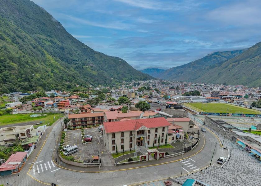 Tungurahua Banos Facade