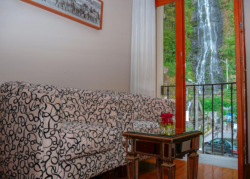 Tungurahua Banos Interior Entrance