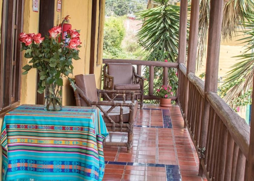  Tababela Porch