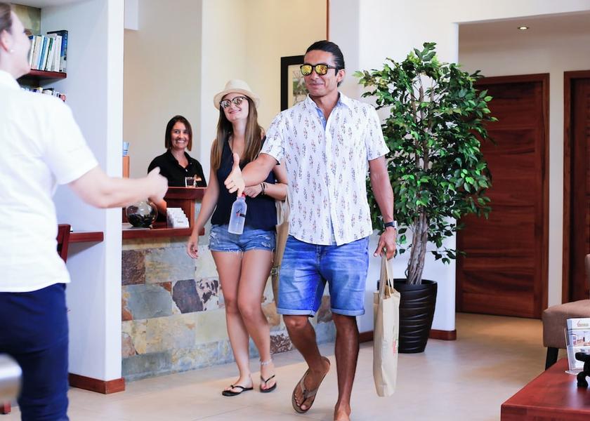 Galapagos Puerto Ayora Reception