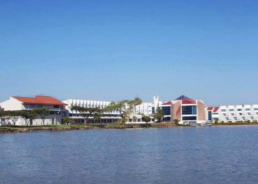  Bahar Dar Exterior Detail