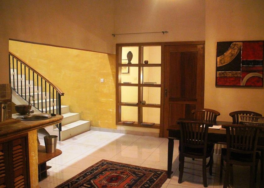  Kwabenyan Lobby