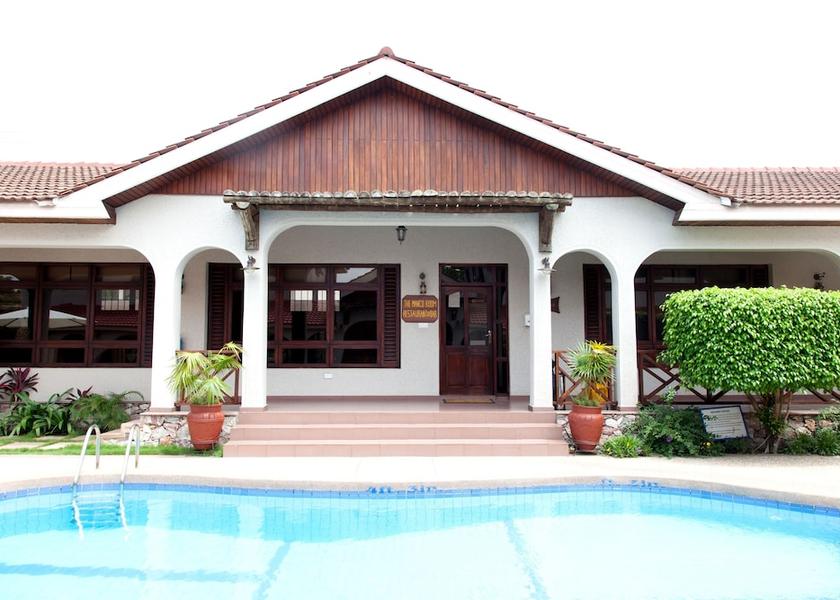  Accra Exterior Detail