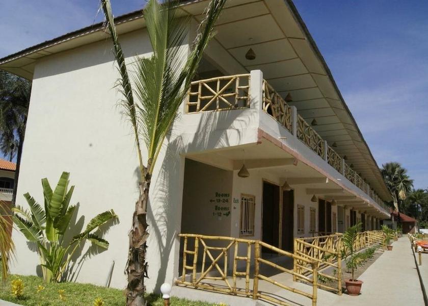  Serrekunda Exterior Detail