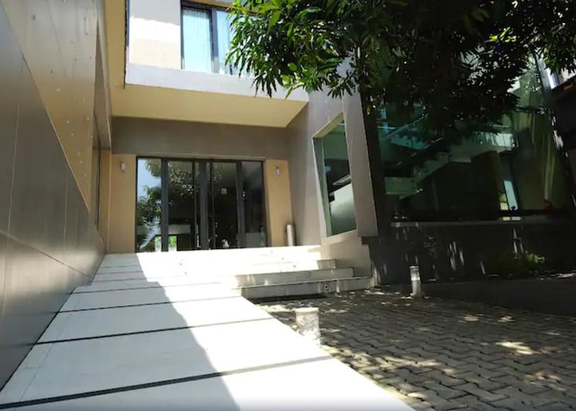  Malabo Exterior Detail