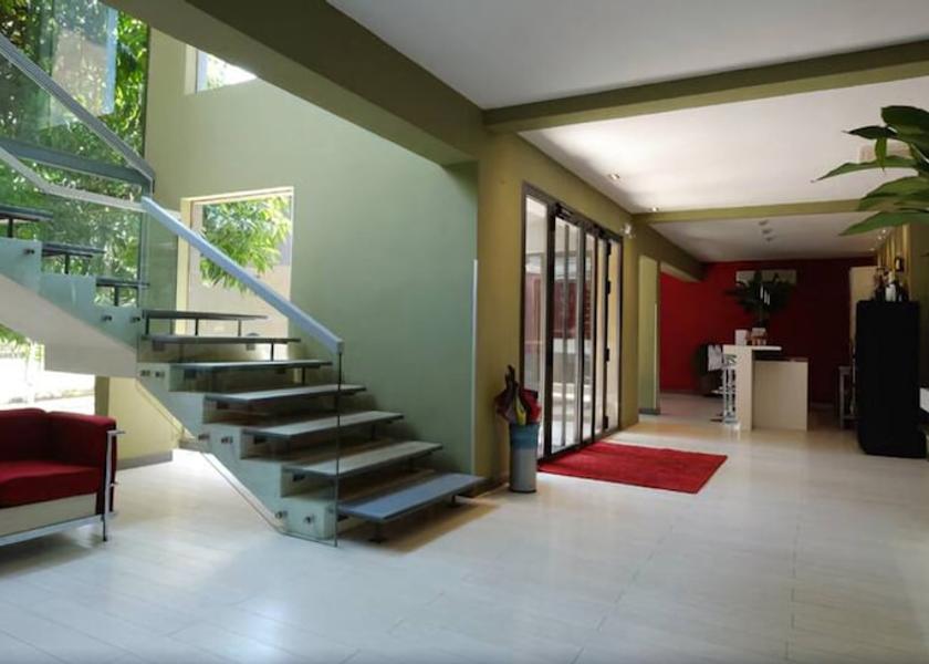  Malabo Interior Entrance