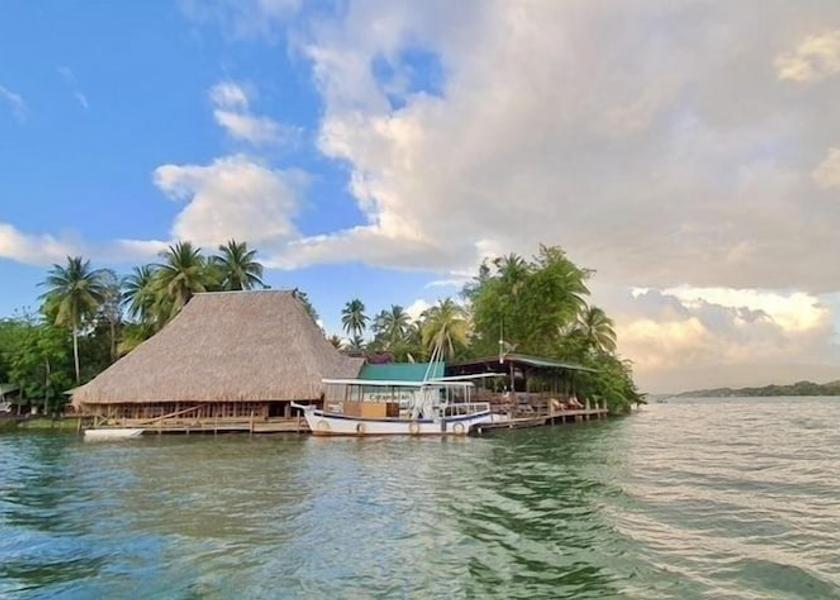 Izabal (department) Rio Dulce Facade