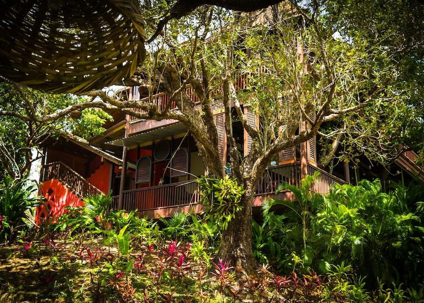 Bay Islands Guanaja Property Grounds