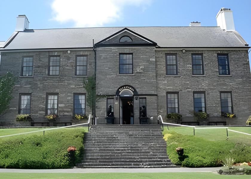 County Clare Ennistimon Hotel Exterior