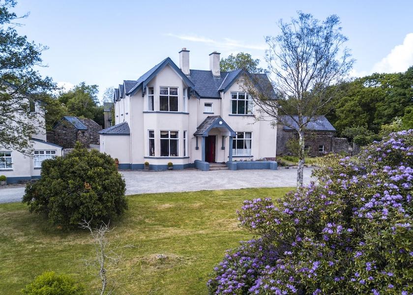 Donegal (county) Ardara Exterior Detail