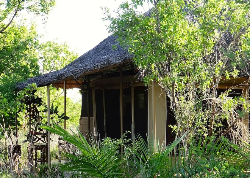  Meru National Park Porch