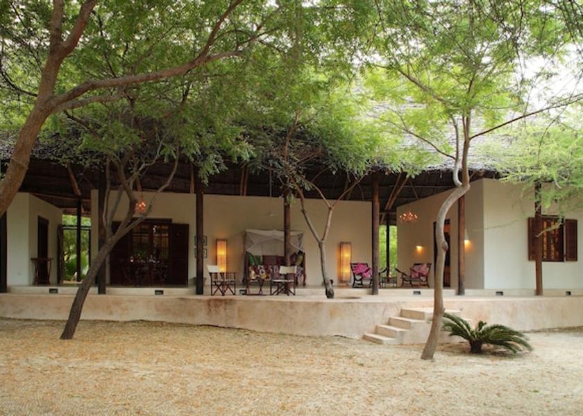  Lamu Exterior Detail