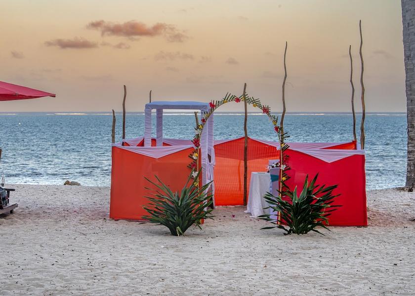  Mombasa Couples Dining