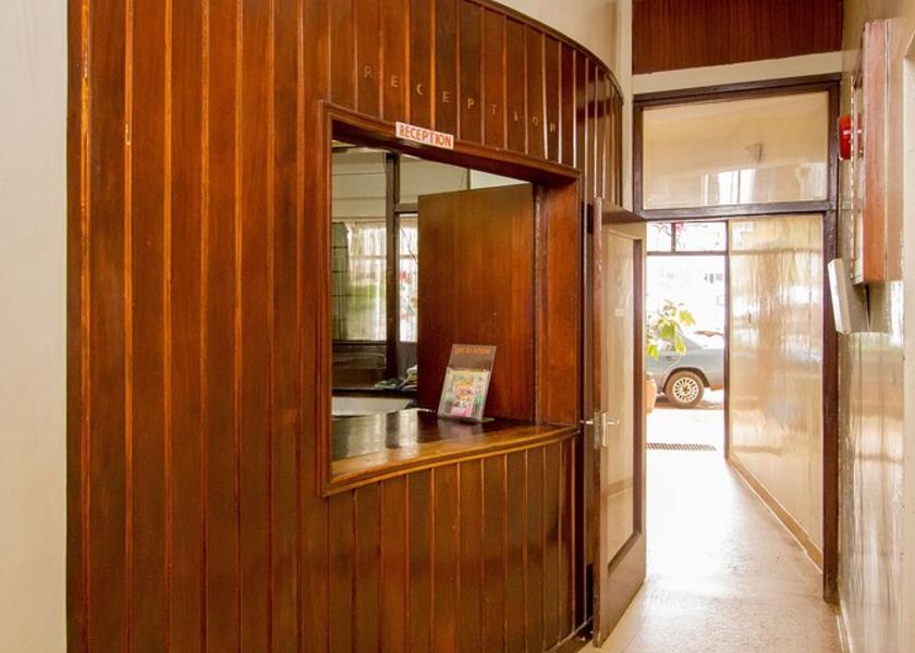  Meru Interior Entrance