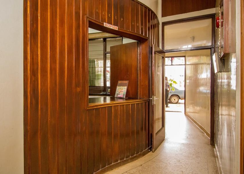  Meru Interior Entrance