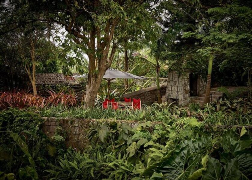  Gingerland Exterior Detail