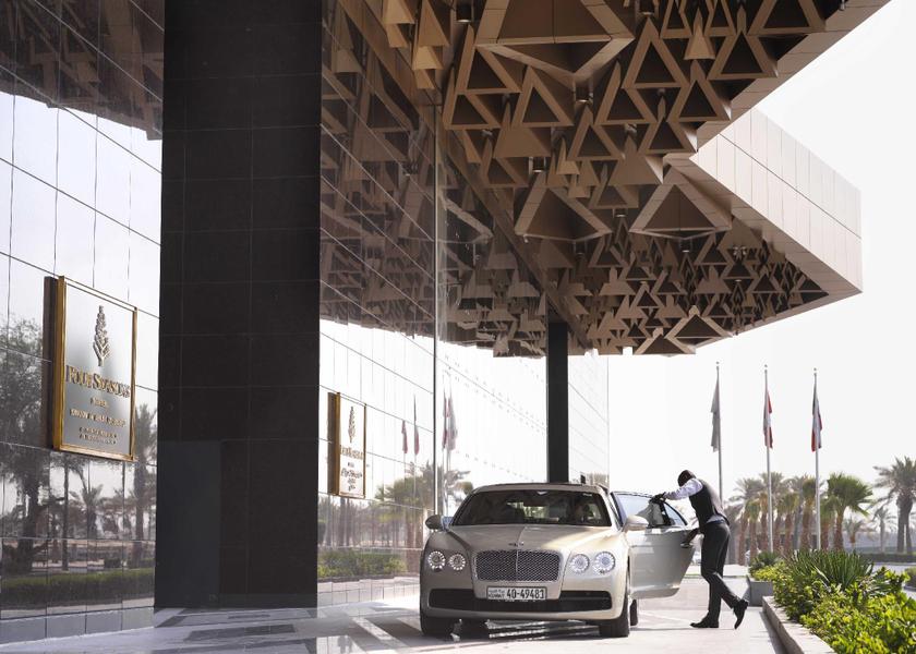  Kuwait City Hotel Exterior